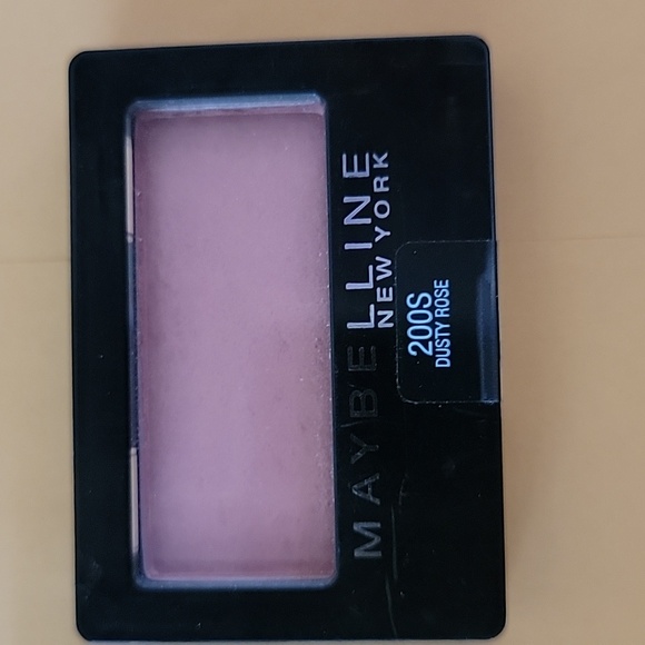 Makeup bundle foundation and eyes - Picture 5 of 7